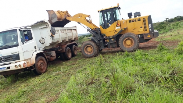 Prefeitura realiza reparos nas estradas das comunidades de Fonte Estevão,  Pindaúva e Figueira