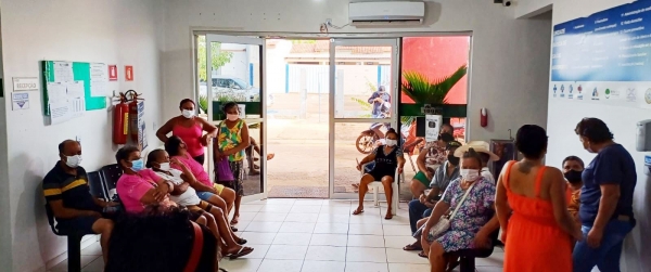Moradores do bairro Aeroporto foram imunizados contra covid-19 na última sexta em Rosário Oeste.