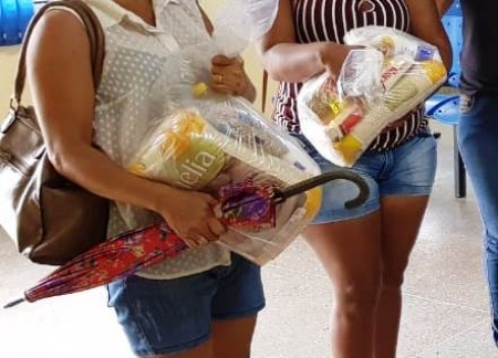 Prefeitura de Rosário Oeste entregou cestas básicas para famílias carentes prejudicadas pelo covid-19