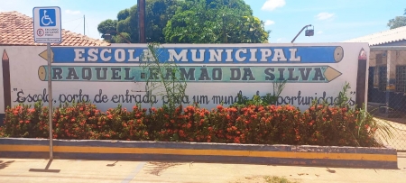 Equipe da Prefeitura de Rosário Oeste visitou escola de Cáceres para tratar do programa Alfabetiza MT