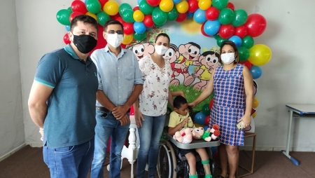 Prefeito Alex Berto prestigia inicio da vacinação infantil em Rosário Oeste