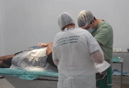 Hoje foram realizadas 15 pequenas cirurgias com o Dr. Renan no hospital Municipal