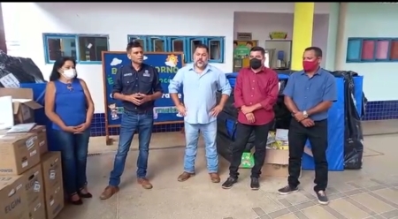 Prefeito Alex Berto faz entrega de colchonetes, ar condicionado e material pedagógico para a Creche Municipal
