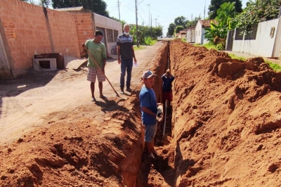 DAE faz troca de antigos canos de amianto em Rosário Oeste
