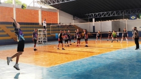 Quadrangular de Voleibol animou a tarde de Sábado em Rosário Oeste