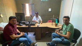 Prefeito Alex Berto e Secretário Anderson concedem entrevista na Rádio Alvorada FM.